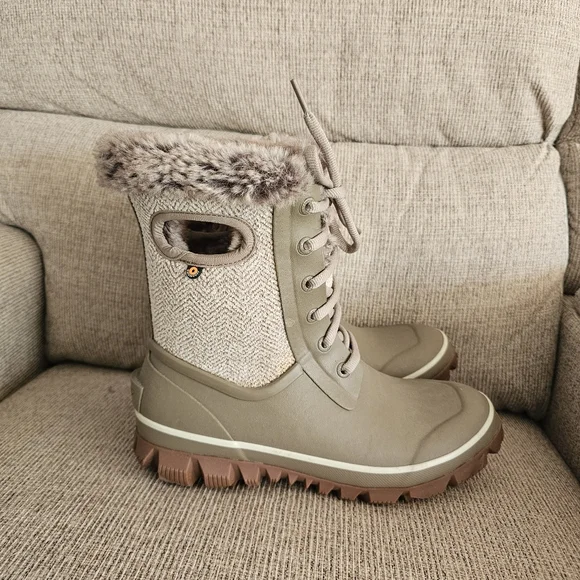 Bogs Arcata Waterproof Snow Boots - Picture 5 of 8